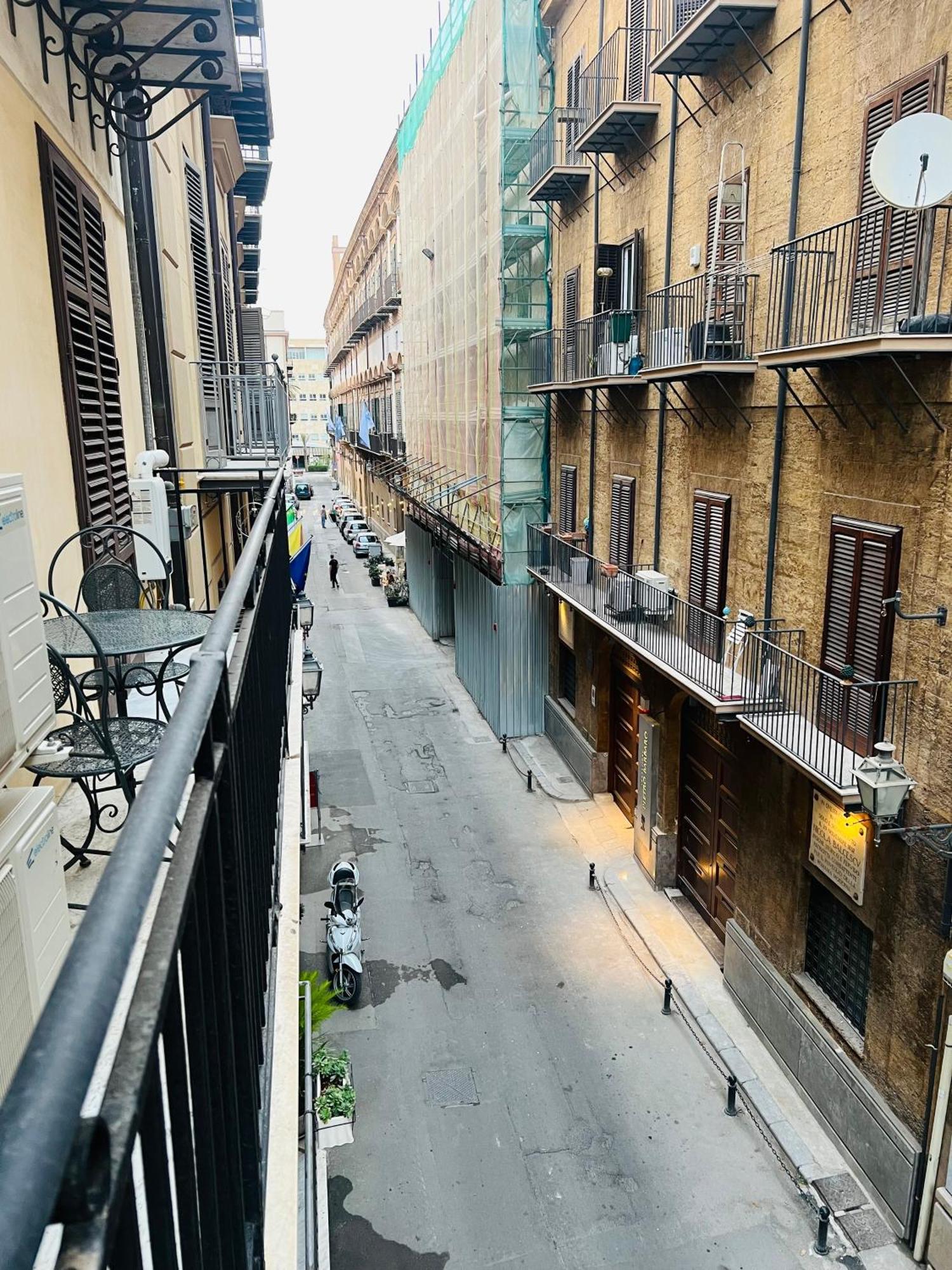Bibi Rooms And Suite Palermo Exterior photo