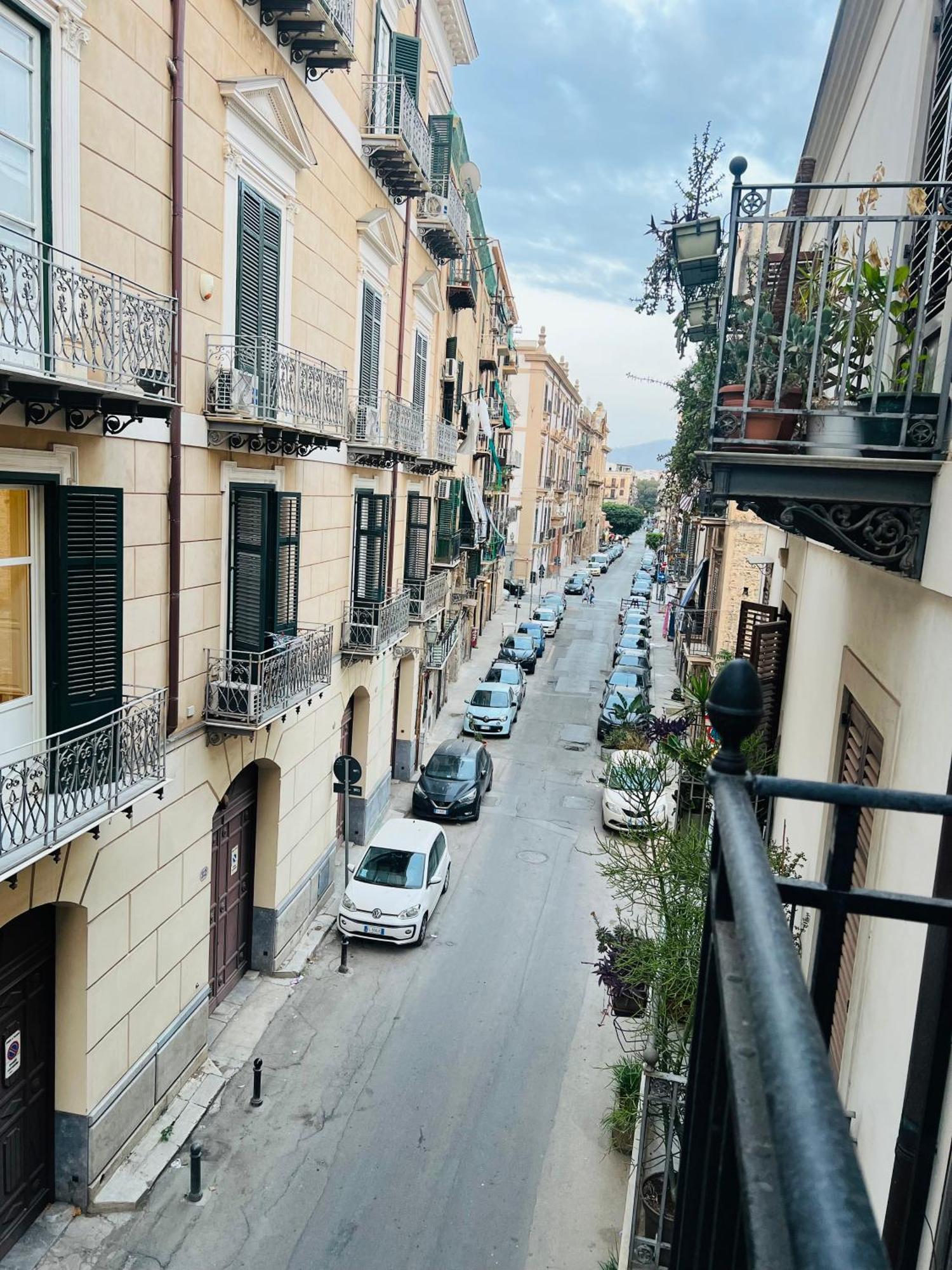 Bibi Rooms And Suite Palermo Exterior photo